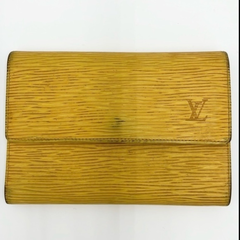 LOUIS VUITTON CLASSIC LV INTERNATIONAL WALLET